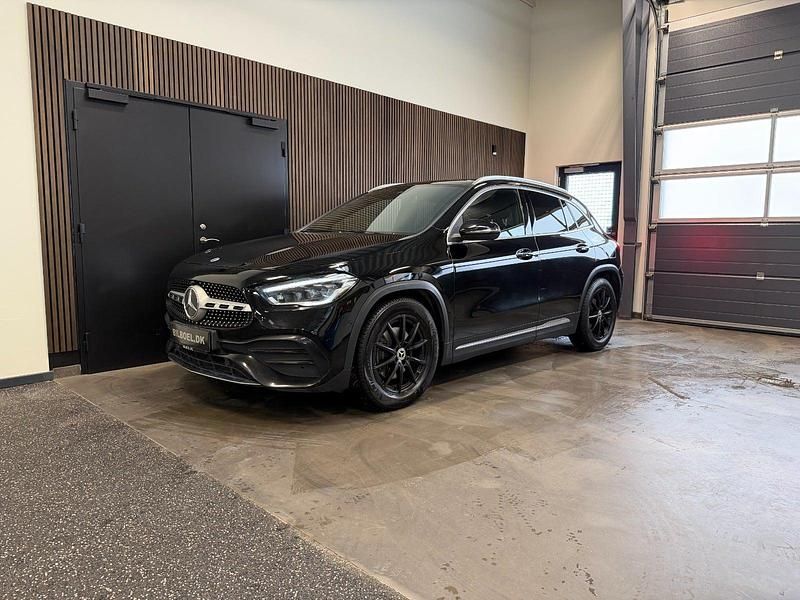 Sortmetal Brugt 2022 Mercedes GLA200 AMG line SUV | 289.800 kr. (Fair pris) - Billede 1/4
