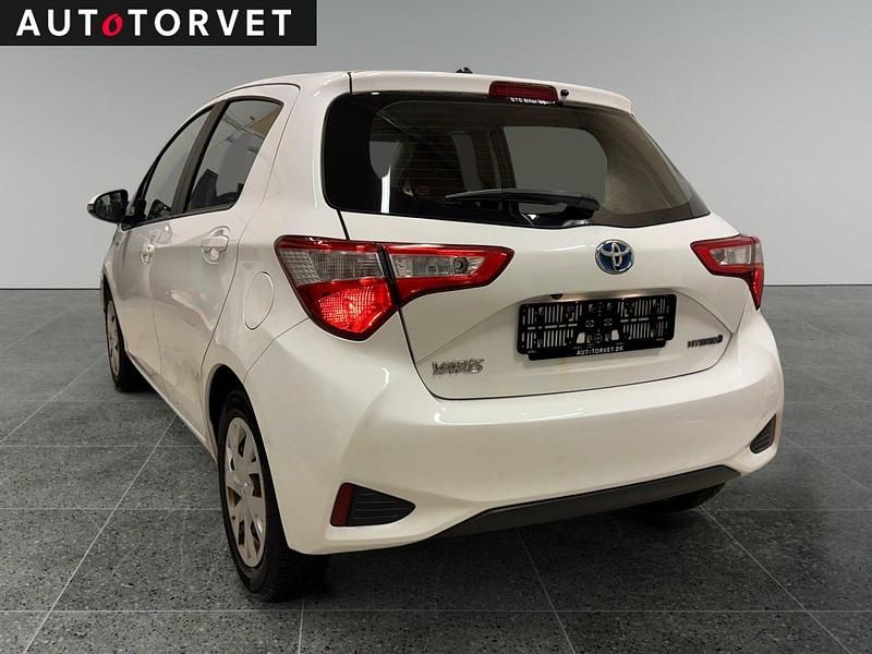 Brugt Toyota Yaris Hybrid H2 100 HK (73 kW) 2017 Hvid Hatchback