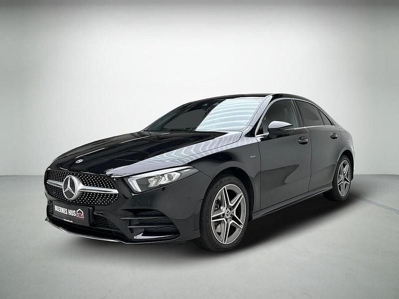 Sortmetal Brugt 2020 Mercedes A250 AMG line Sedan | 279.980 kr. (Fair pris) - Billede 1/4