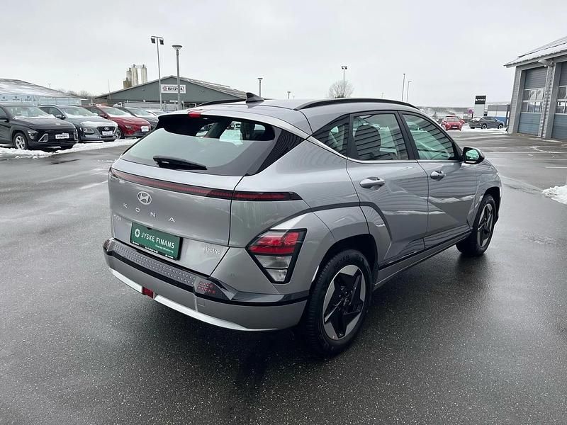 Brugt Hyundai Kona Essential 114 kW (156 HK) 2025 Shimmering silver  metallic SUV