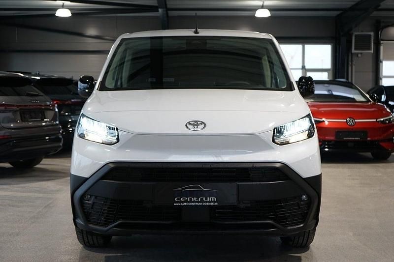 Ny Toyota Proace City City 100 kW (136 HK) 2025 Hvid MPV