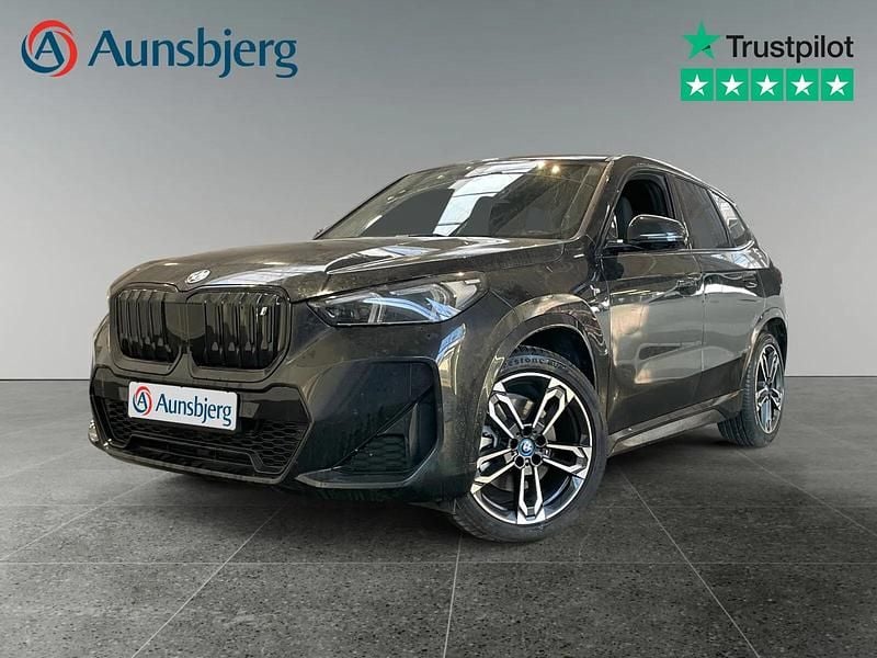Sort metal Brugt 2023 BMW iX1 M Sport SUV | 299.500 kr. (Super pris) - Billede 1/4