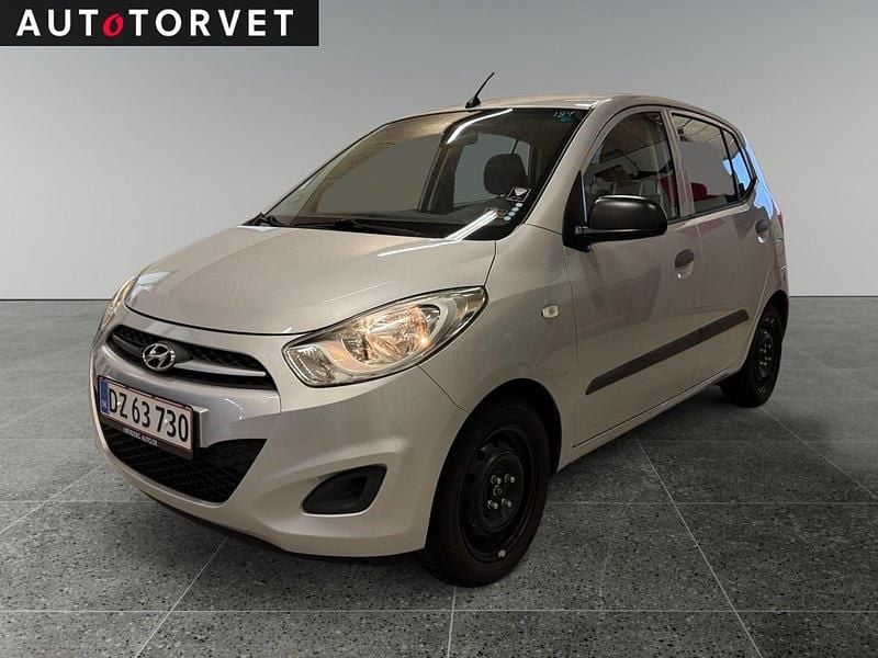 Sølvmetal Brugt 2012 Hyundai i10 Base Hatchback | 19.700 kr. (God pris) - Billede 1/4