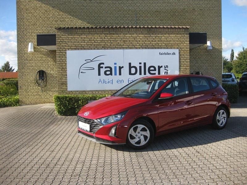 Bordeaux Brugt 2024 Hyundai i20 Essential Hatchback | 174.900 kr. (Dyr) - Billede 1/4