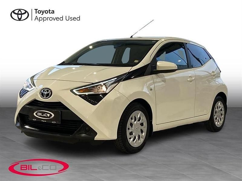 Hvid Brugt 2019 Toyota Aygo x-press Hatchback | 90.100 kr. (Fair pris) - Billede 1/3