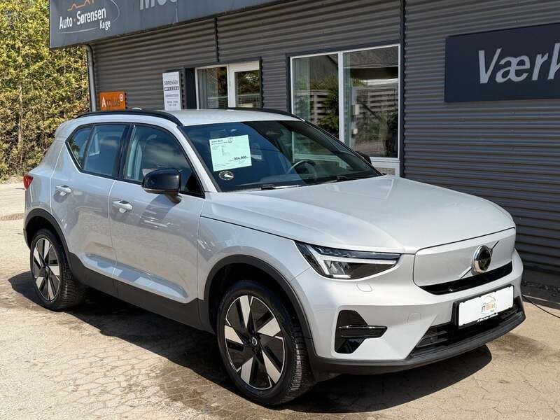 Sølvmetal Brugt 2023 Volvo XC40 Core SUV | 299.900 kr. (God pris) - Billede 1/4