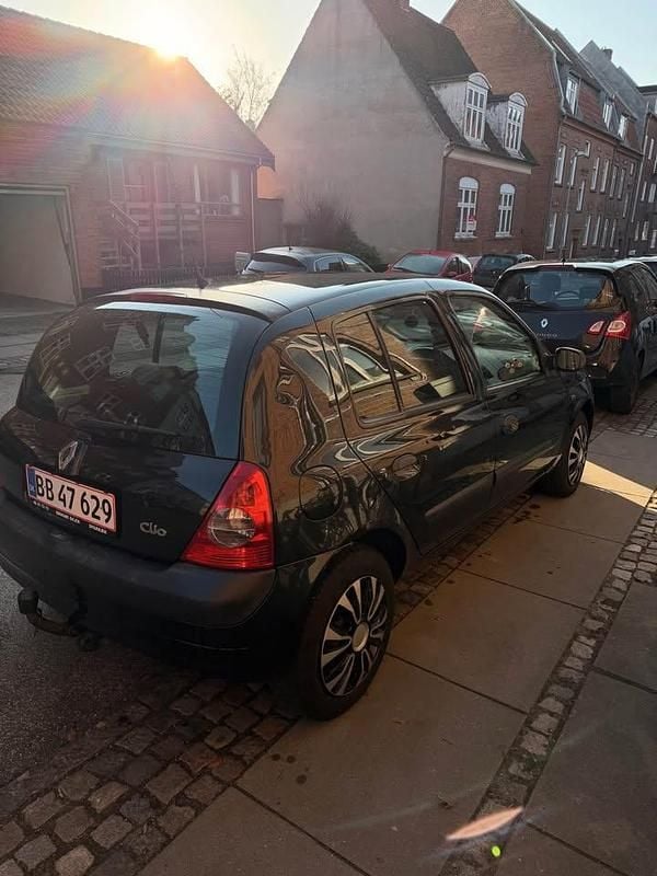 Brugt Renault Clio II 60 HK (44 kW) 2004 Hatchback