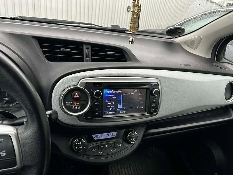 Brugt Toyota Yaris Hybrid Multidrive S 75 HK (55 kW) 2013 Hatchback