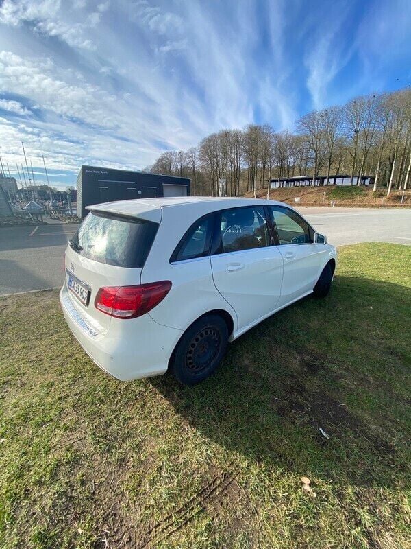 Hvid Brugt 2018 Mercedes B200 Business MPV | 139.000 kr. - Billede 1/8