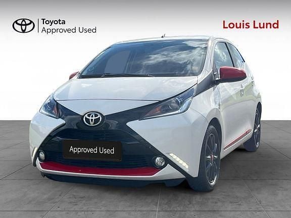 Red pop7black Brugt 2015 Toyota Aygo X-cite Hatchback | 79.900 kr. - Billede 1/4