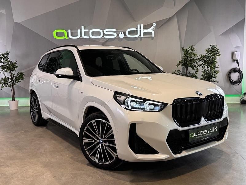 Hvid Brugt 2023 BMW iX1 M Sport SUV | 364.000 kr. (Fair pris) - Billede 1/3
