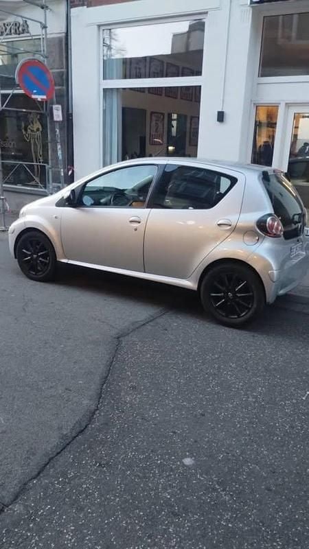 Brugt 2011 Toyota Aygo Hatchback | 23.000 kr. (Lidt for dyr) - Billede 1/3