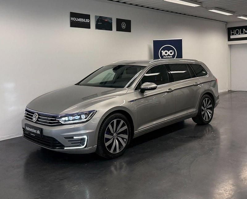 Sølvmetal Brugt 2016 VW Passat GTE Stationcar | 139.800 kr. (Fair pris) - Billede 1/4