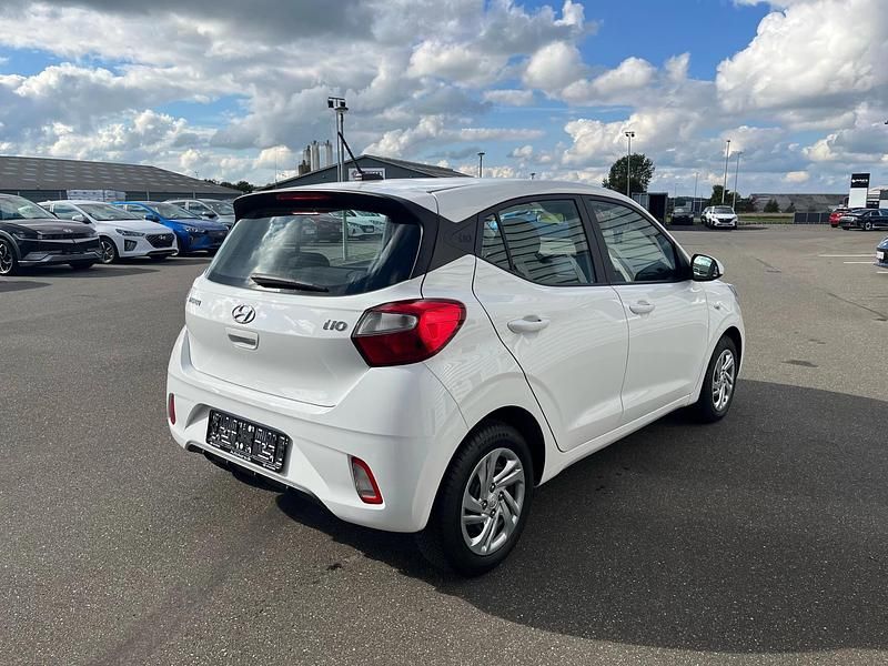 Brugt Hyundai i10 Essential 67 HK (49 kW) 2023 Atlas white Hatchback