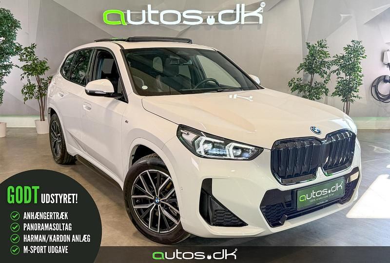 Hvid Brugt 2023 BMW iX1 M Sport SUV | 349.000 kr. (God pris) - Billede 1/3