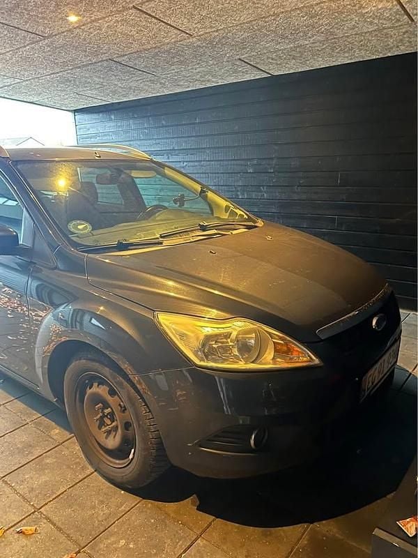 Grå Brugt 2010 Ford Focus Stationcar | 35.000 kr. (Lidt for dyr) - Billede 1/4