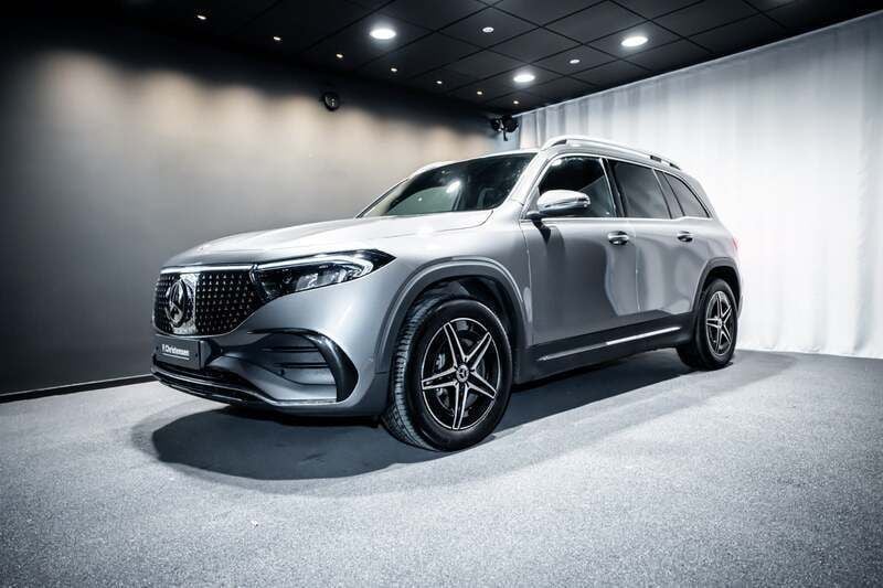 Farve: gråmetal Brugt 2024 Mercedes EQB250+ AMG SUV | 364.900 kr. (Lidt for dyr) - Billede 1/4