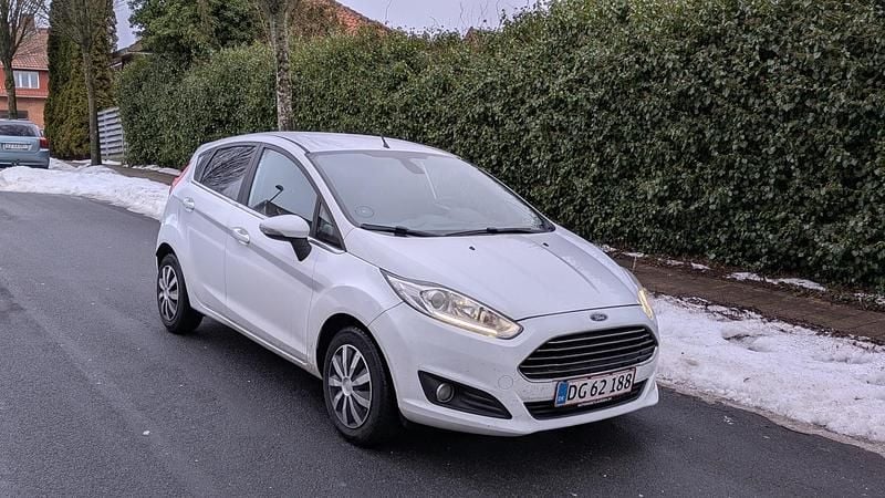 Brugt Ford Fiesta Titanium 125 HK (91 kW) 2015 Hvid Hatchback