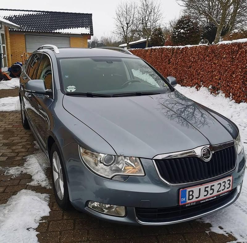 Brugt Skoda Superb Elegance 105 HK (77 kW) 2012 Grå Stationcar
