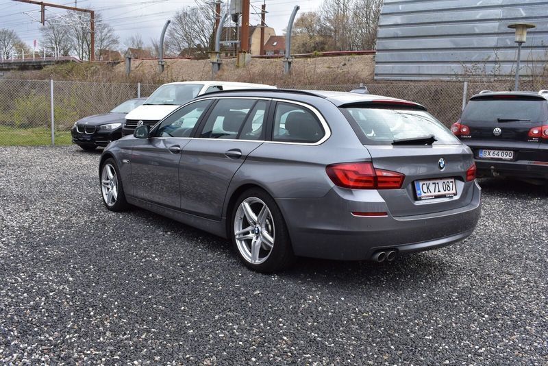 Solgt BMW 525 d 3,0 Touring aut., brugt 2011, km 242.000 i