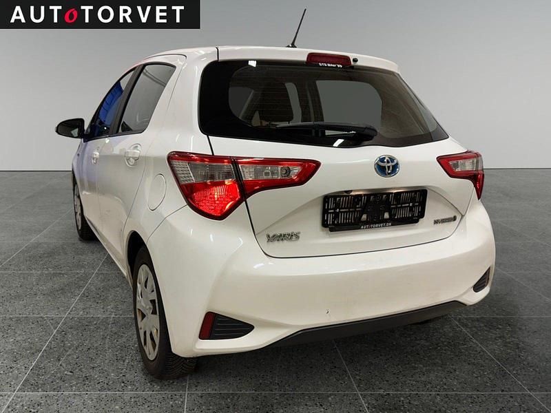 Brugt Toyota Yaris Hybrid H2 100 HK (73 kW) 2017 Hvid Hatchback
