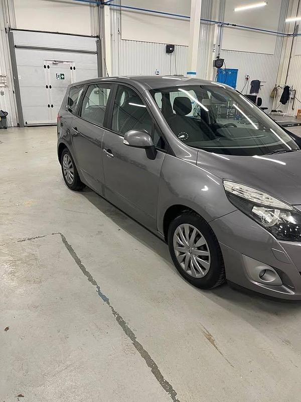Brugt Renault Grand Scénic 130 HK (95 kW) 2012 MPV