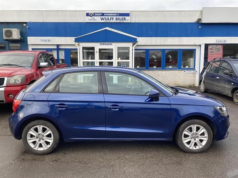 Brugt Audi A1 Sportback Attraction 105 HK (77 kW) 2012 Blåmetal Hatchback