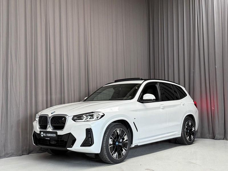 Hvidmetal Brugt 2024 BMW iX3 M Sport SUV | 439.900 kr. (Fair pris) - Billede 1/4