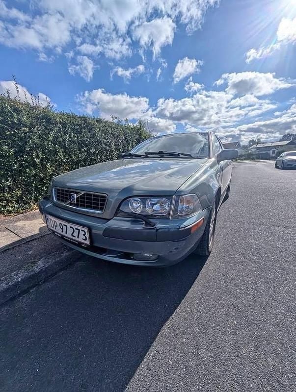 Brugt 2002 Volvo V40 Stationcar | 13.000 kr. - Billede 1/4