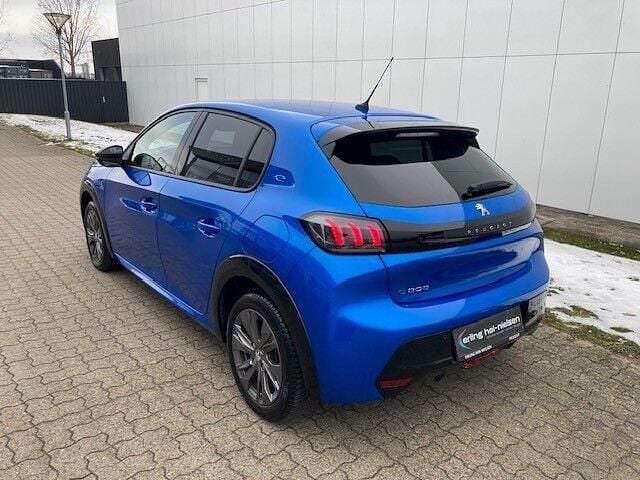 Brugt Peugeot e-208 Allure 100 kW (136 HK) 2023 Blå vertgiblå vertgi Hatchback