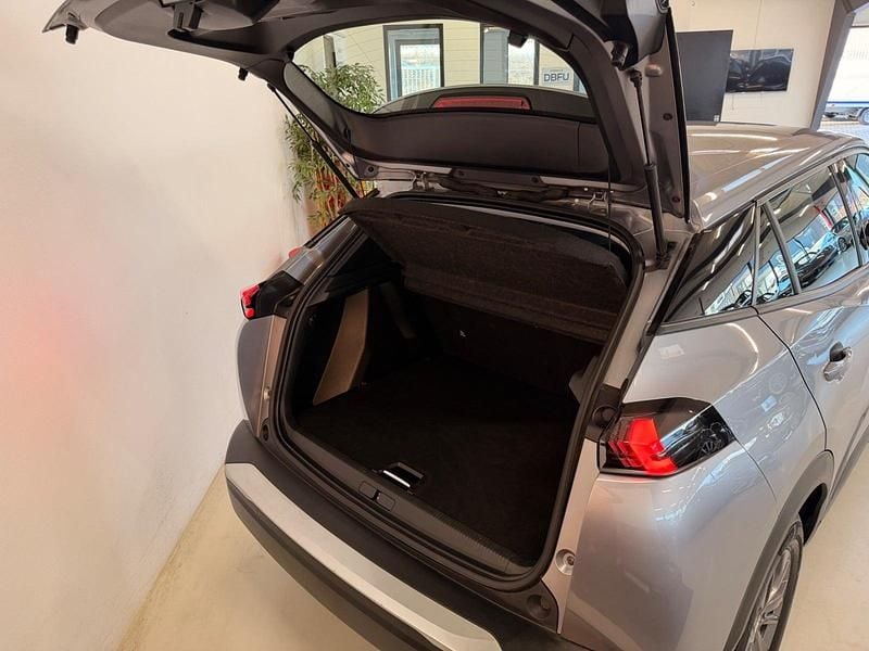 Brugt Peugeot e-2008 Active 100 kW (136 HK) 2021 Sølvmetal SUV