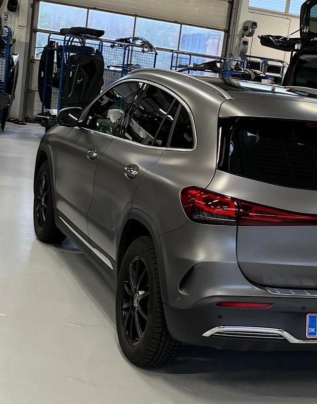 Eksklusive Designo Mountaingrå Brugt 2021 Mercedes EQA250 AMG line SUV | 289.995 kr. (Lidt for dyr) - Billede 1/8