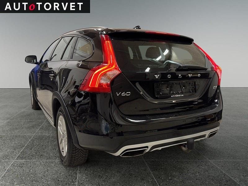 Brugt Volvo V60 CC Kinetic 150 HK (110 kW) 2017 Sort Stationcar