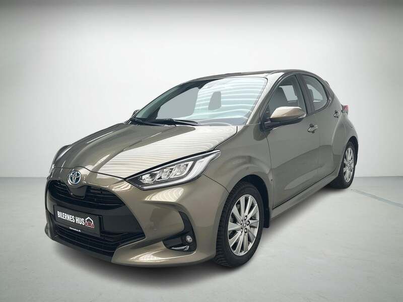 Brunmetal Brugt 2023 Toyota Yaris Hybrid Active Hatchback | 194.900 kr. (God pris) - Billede 1/4