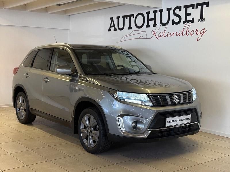 Gråmetal Brugt 2021 Suzuki Vitara Adventure SUV | 209.900 kr. (Fair pris) - Billede 1/4