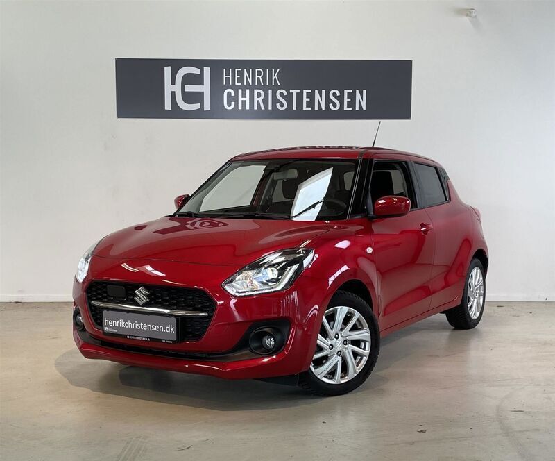 Rødmetal Brugt 2024 Suzuki Swift Action Hatchback | 179.900 kr. (Fair pris) - Billede 1/4