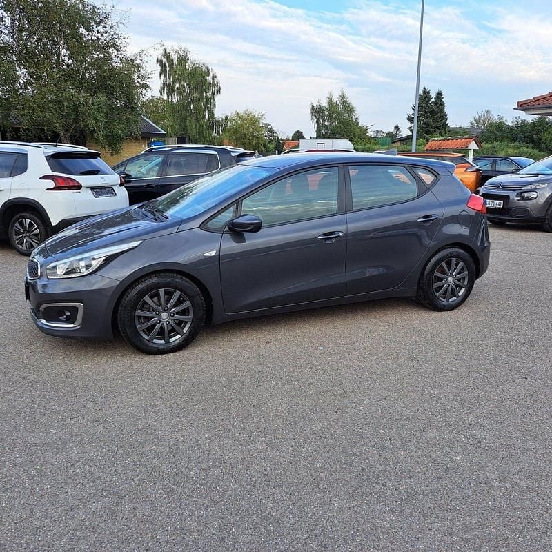 Koksmetal Brugt 2017 Kia Ceed Style Hatchback | 94.900 kr. (Fair pris) - Billede 1/4