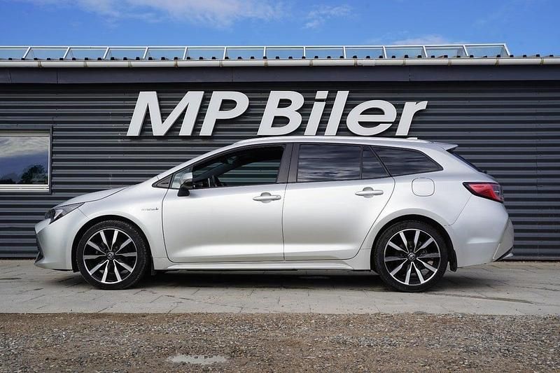 Brugt Toyota Corolla Design 122 HK (89 kW) 2019 Sølvmetal Hatchback