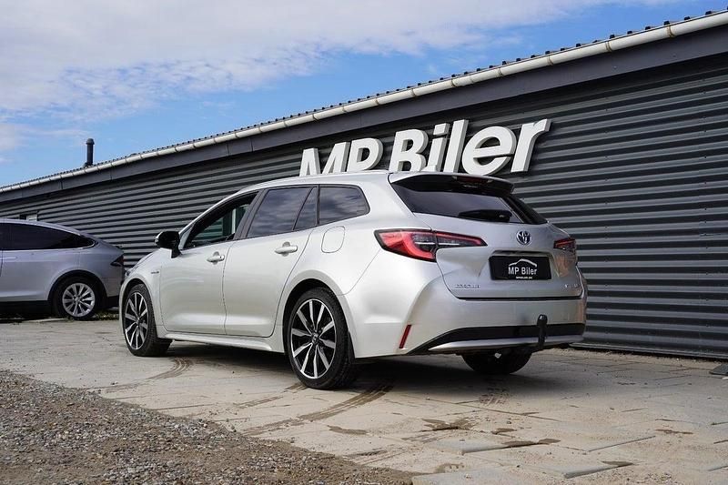 Brugt Toyota Corolla Design 122 HK (89 kW) 2019 Sølvmetal Hatchback