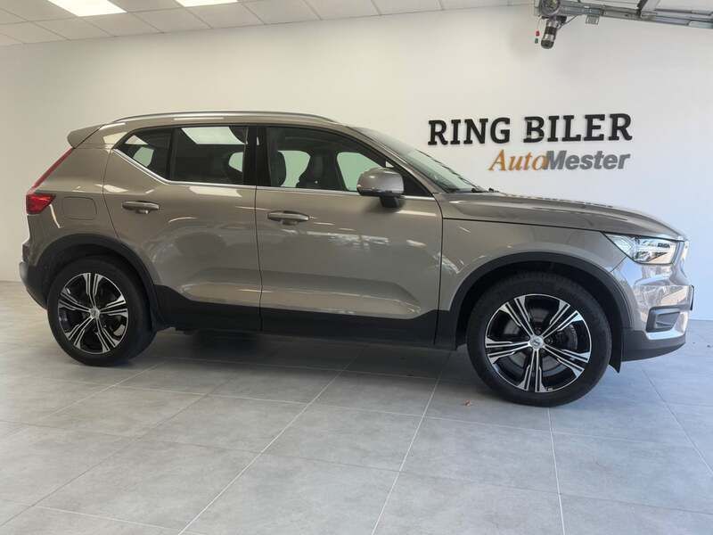 Champagnemetal Brugt 2021 Volvo XC40 Inscription SUV | 299.800 kr. (Fair pris) - Billede 1/3
