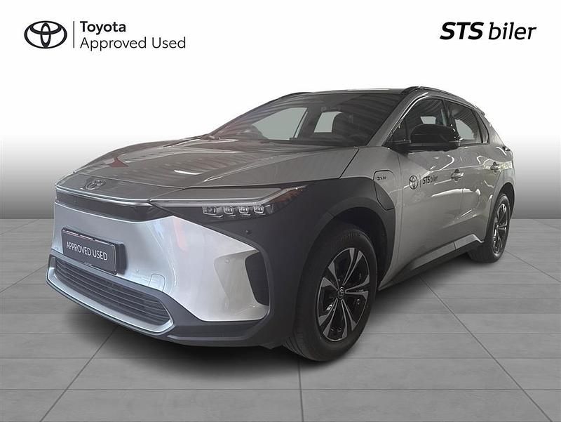 1j6 precious silver Brugt 2025 Toyota bZ4X Executive SUV | 289.900 kr. (God pris) - Billede 1/3