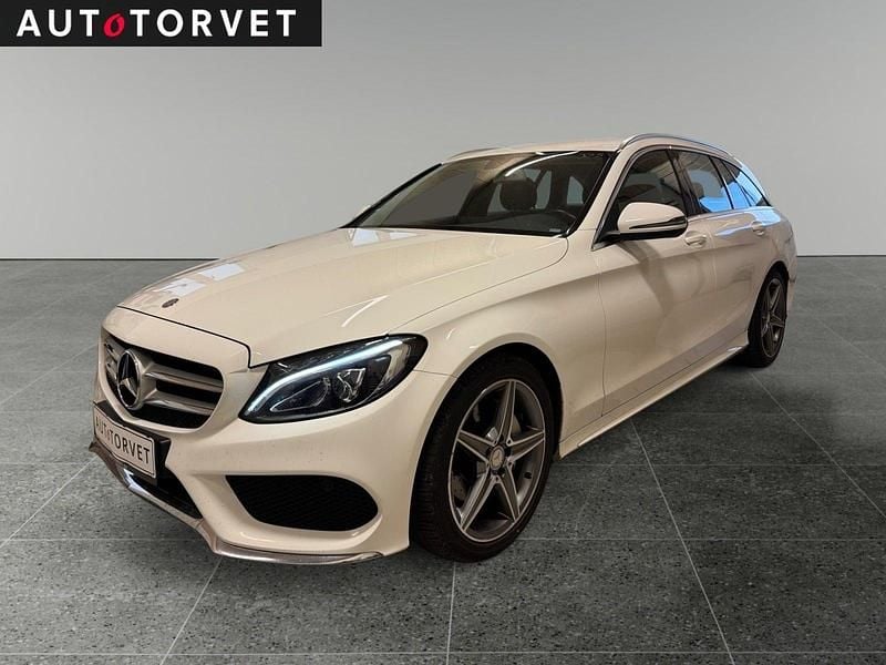 Hvid Brugt 2016 Mercedes C220 AMG line Stationcar | 199.700 kr. (Fair pris) - Billede 1/4