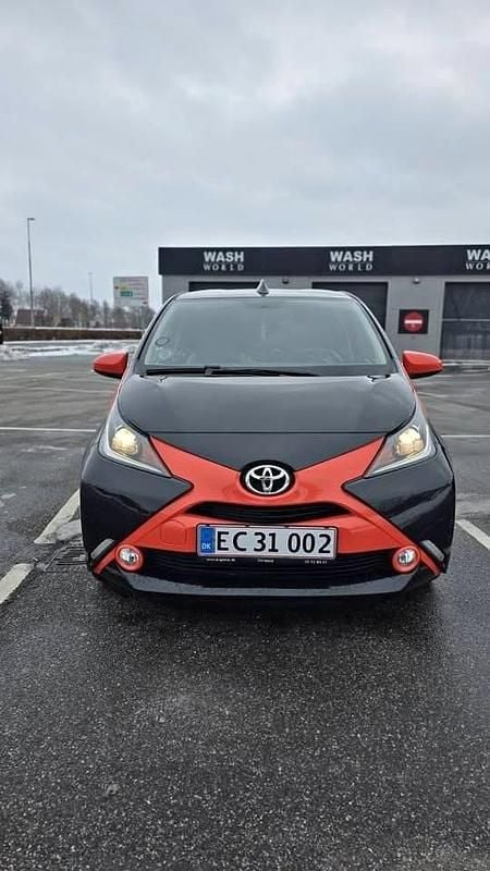Brugt Toyota Aygo 69 HK (50 kW) 2016 Sort Hatchback
