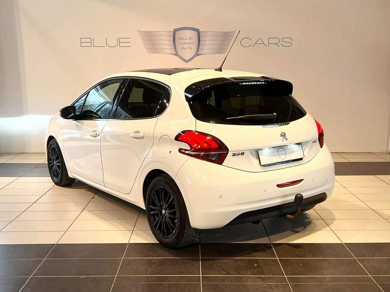 Brugt Peugeot 208 Allure Sky 100 HK (73 kW) 2018 Hvid Hatchback