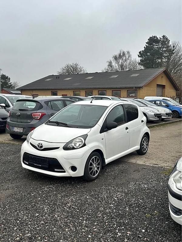 Brugt 2012 Toyota Aygo Hatchback | 18.900 kr. (God pris) - Billede 1/4