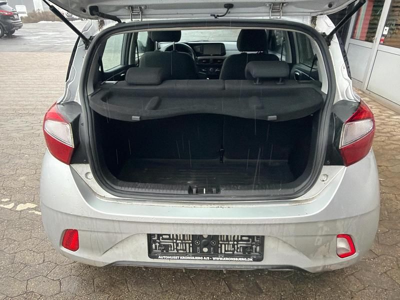 Brugt Hyundai i10 Essential 67 HK (49 kW) 2020 Sølv Hatchback