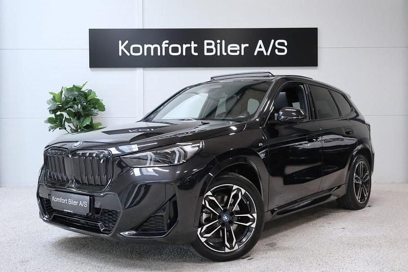 Sortmetal Brugt 2022 BMW iX1 M Sport SUV | 389.900 kr. (Dyr) - Billede 1/4
