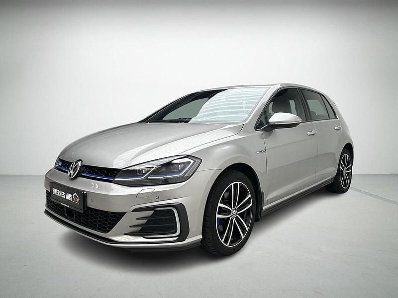 Sølvmetal Brugt 2020 VW Golf VII GTE Hatchback | 199.980 kr. (Fair pris) - Billede 1/4