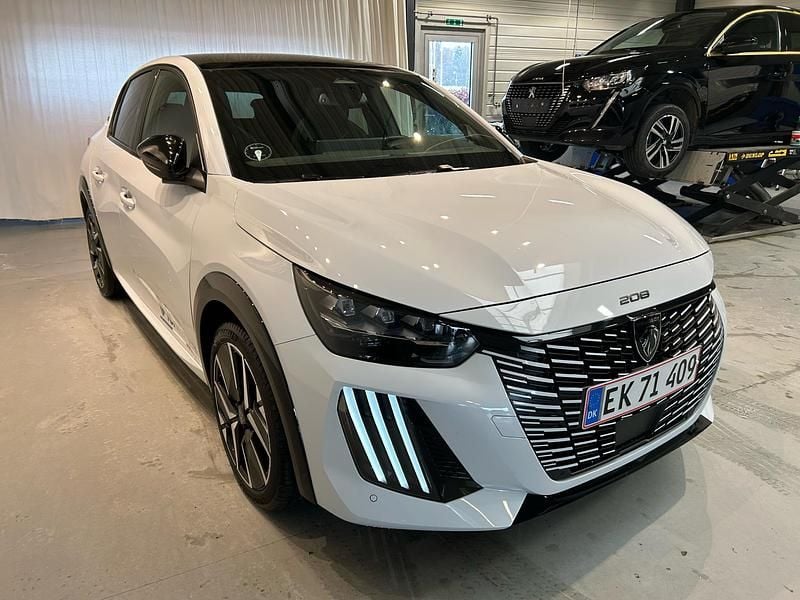 Ny Peugeot e-208 GT 114 kW (156 HK) 2025 Hvid okenite Hatchback