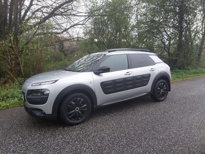 Farve: sølvmetal Brugt 2017 Citroën C4 Cactus Feel Hatchback | 59.900 kr. (Fair pris) - Billede 1/4